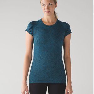 Lululemon Swiftly Tech Short Sleeve Shirt in Navy/Black